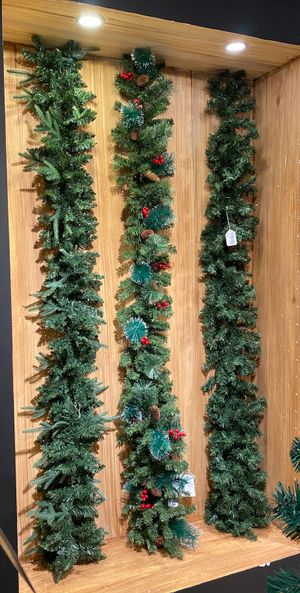 GUIRLANDA 270 CM 240 PONTAS X 30 X 27 - 110-0400042